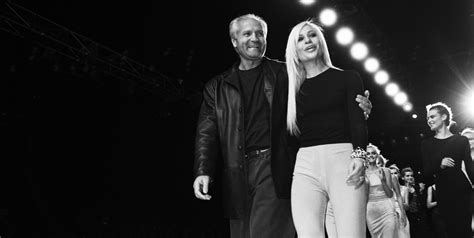 versace azienda nata|Gianni Versace: la carriera del designer .